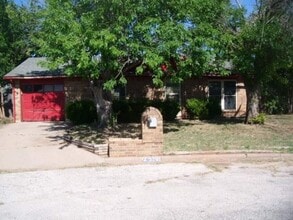 Building Photo - 5201 Kingston Ct