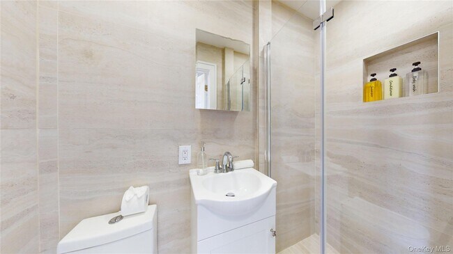 Building Photo - 750 Dune Rd