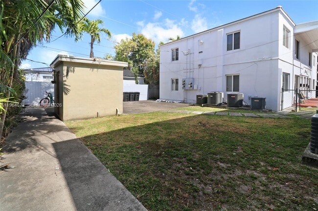 Building Photo - 8100 Crespi Blvd