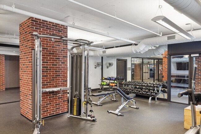 Building Photo - 601 Meeting St