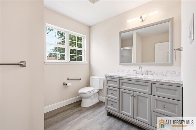 Building Photo - 55 Parsler Pl
