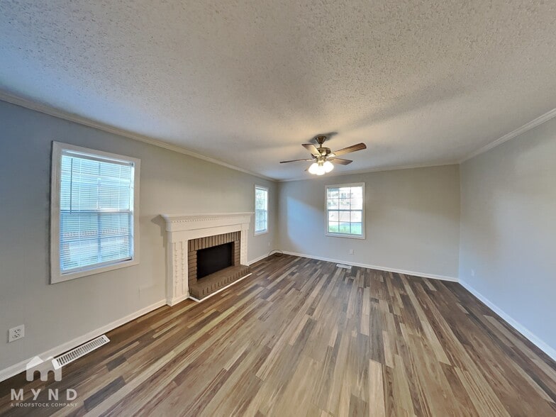 Building Photo - 1438 Cabin Hill Rd