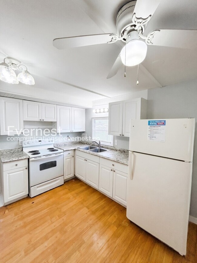 Building Photo - 2133 Melody Dr