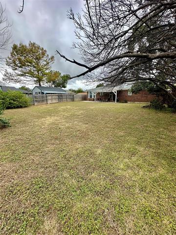 Building Photo - 6524 Blue Grass Dr