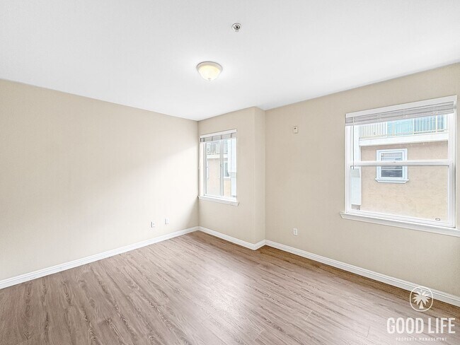 Building Photo - Beautiful 2Bd/2Ba Available In Sabre Springs