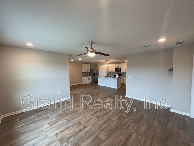 Building Photo - 5583 Guinevere Ln