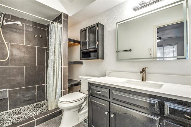 Building Photo - 414 E Hazelwood St