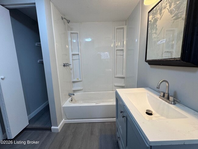 Building Photo - 207 N 19th St