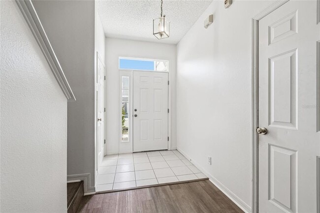 Building Photo - 571 Shoreham Ct NE