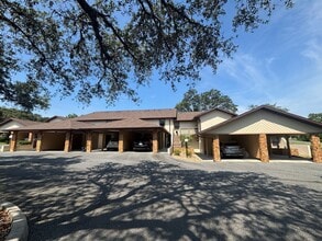 Building Photo - Great Location, 2 Bedroom W/ Access Citrus...