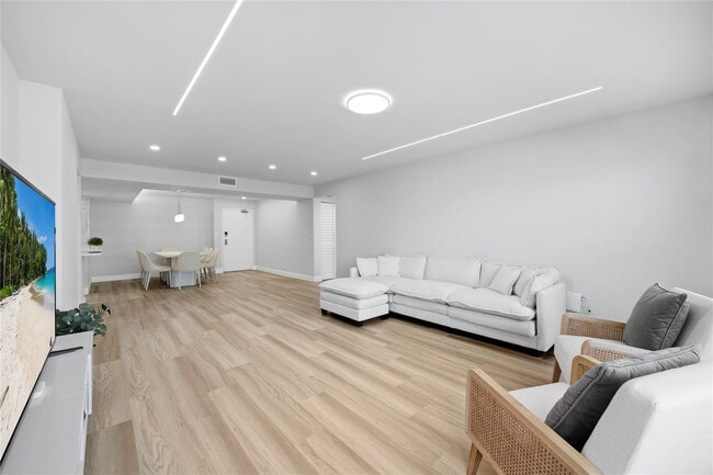 Building Photo - 3500 Galt Ocean Dr