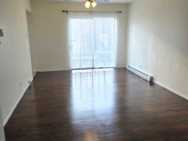 Building Photo - 1S252 Stratford Ln