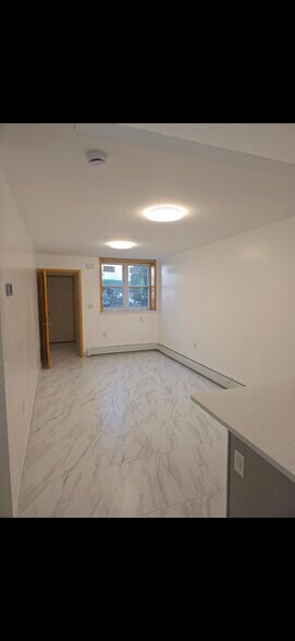 Living room - 852 Bay Ridge Ave