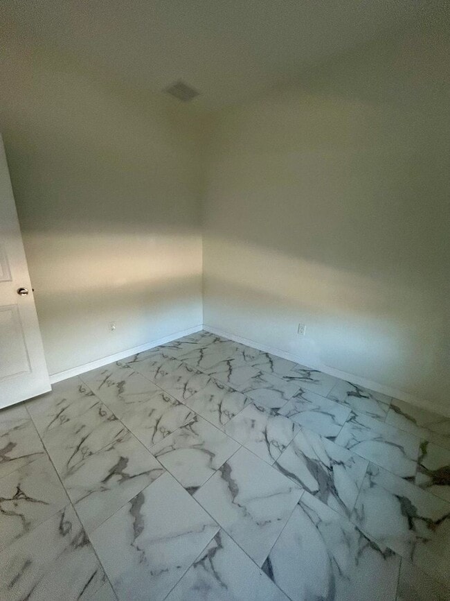 Building Photo - SPACIOUS 4 BEDROOM- 2 BATHROOM RETREAT IN BEAUTIFUL LAKE PLACID