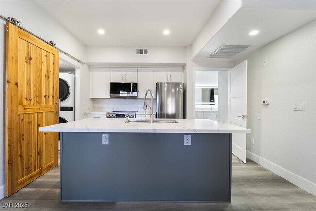 Building Photo - 45 Maleena Mesa St