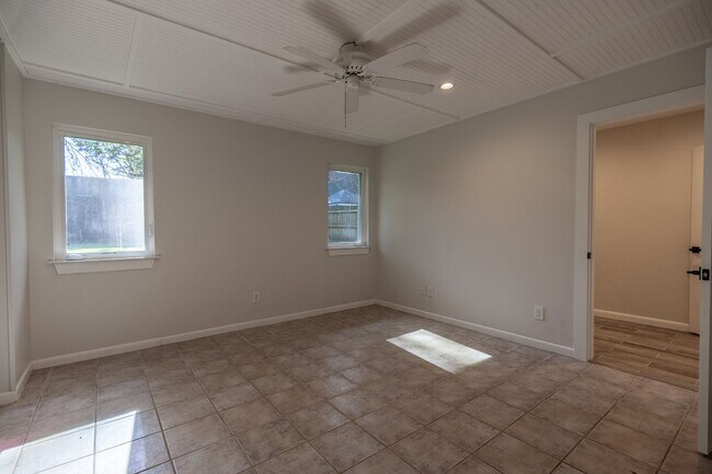 Building Photo - Charming 3BR/2BA Cottage in Downtown Fairhop