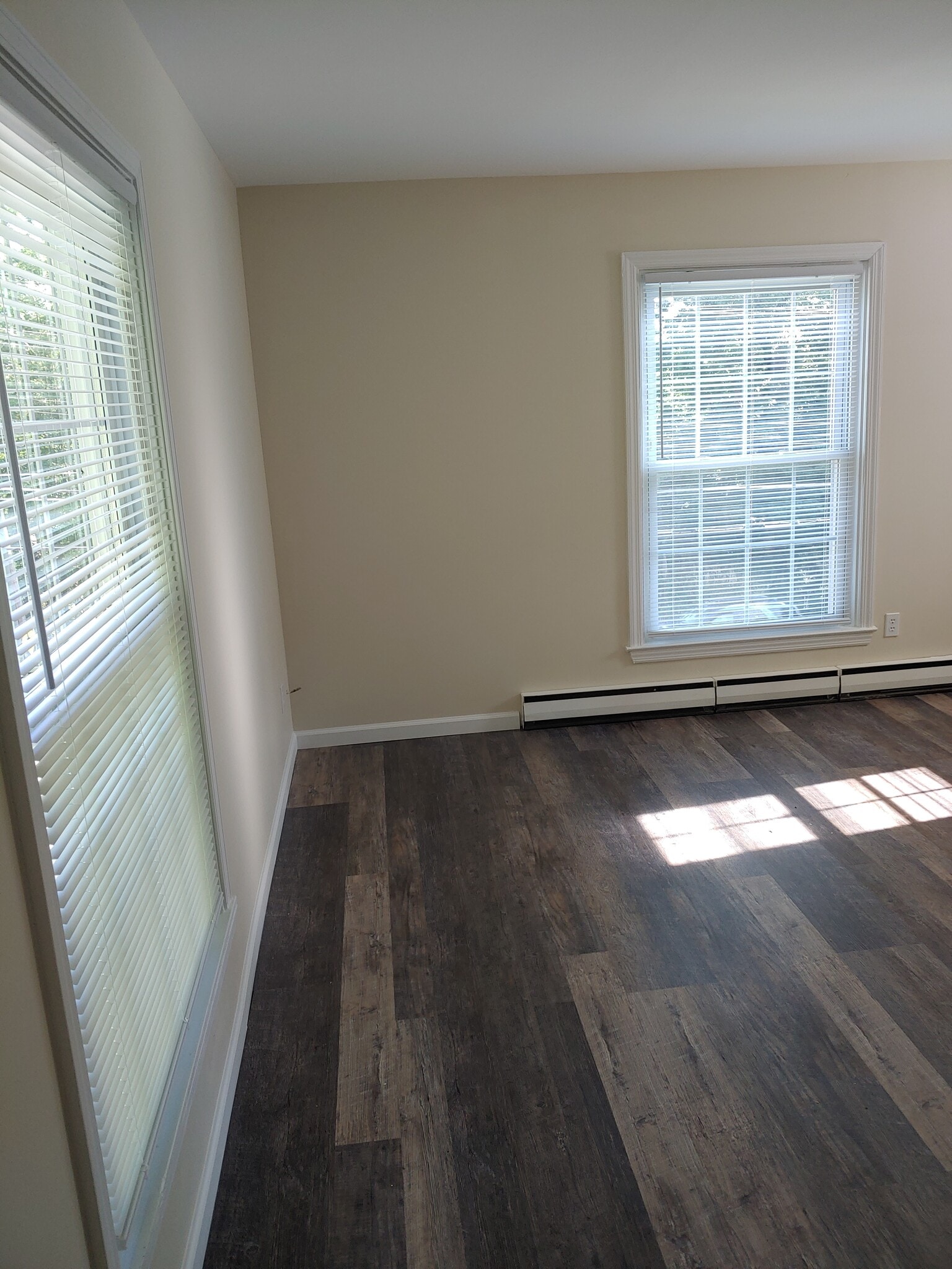 Building Photo - 613 Garfield Ave