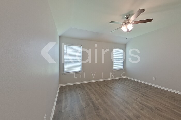 Building Photo - 403 Mango Dr