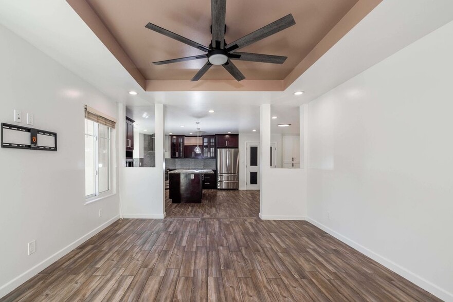 Building Photo - 861 Hollenbeck Ave