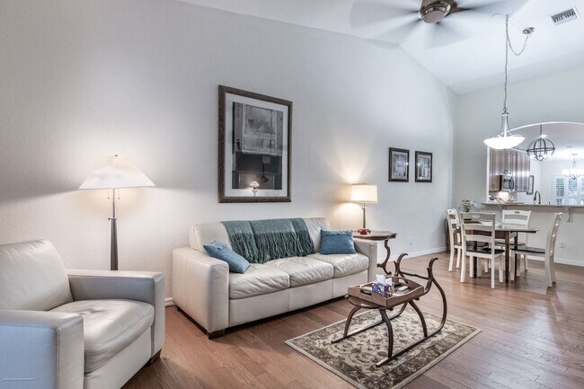 Building Photo - IMMACULATE TURNKEY FURNISHED- NEAR TWIN ISLES COUNTRY GOLF CLUB