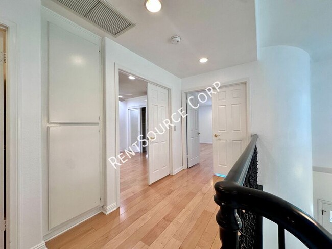 Building Photo - 25341 Irving Ln