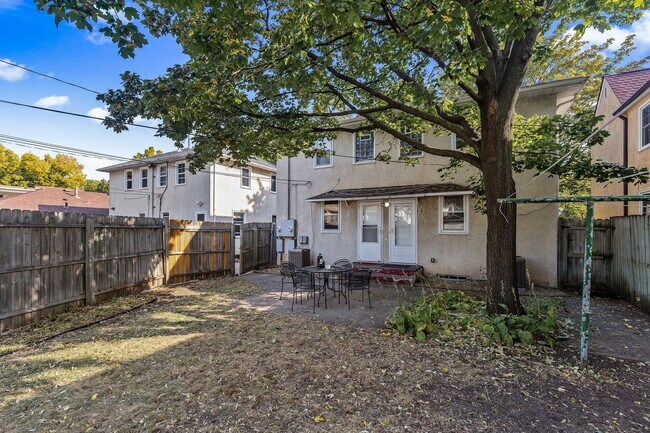Building Photo - 4416 Lyndale Ave S