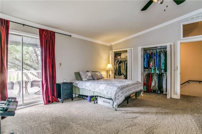 Building Photo - Beautifully Crafted 2/2.5/2 Town Home in Euless!