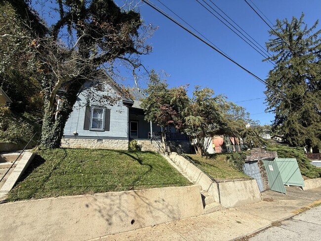 Primary Photo - 404 Ewing St