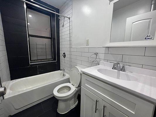 Building Photo - 2 bedroom in BRONX NY 10468