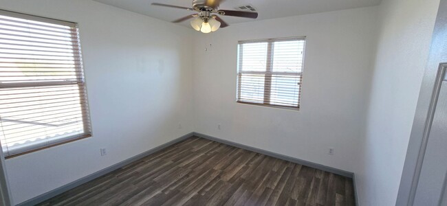 Building Photo - Upgraded-Gorgeous 3 bedroom in Henderson!