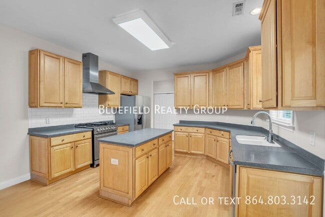 Building Photo - 343 Rhapsody Ln
