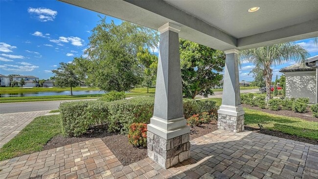 Building Photo - 16905 Sweetwater Village Dr