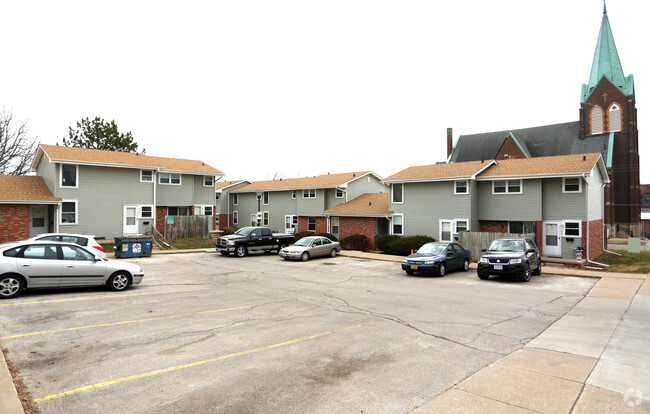 Building Photo - Regency View Manor Houses