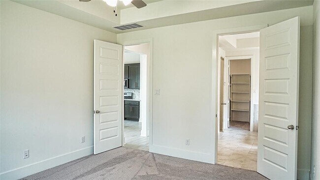 Building Photo - 7102 Grassland Vis Ln