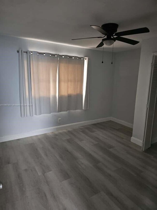 Building Photo - 5841 Tyler St