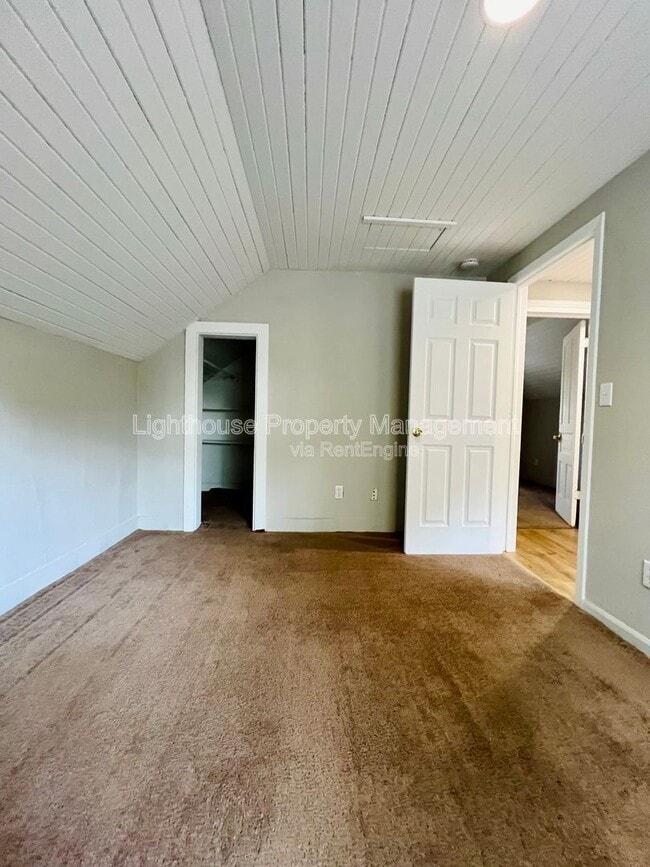 Building Photo - 708 Elizabeth St