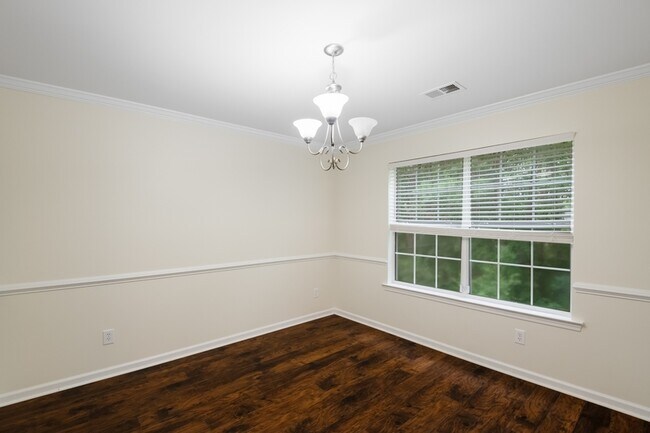 Building Photo - 212 Jasmine Pl Dr