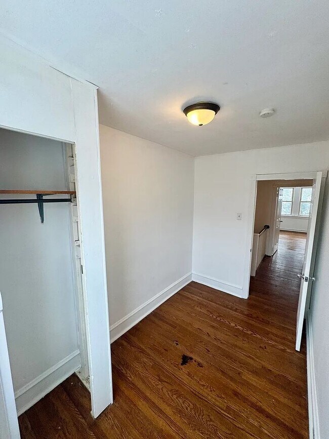 Building Photo - House for Rent in Upper Darby