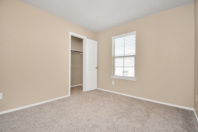 Building Photo - 5415 Dover Ter Wy