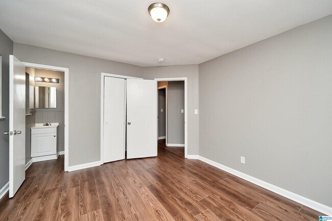 Building Photo - 2415 Ormond Dr