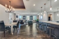 Building Photo - 1505 Elm St