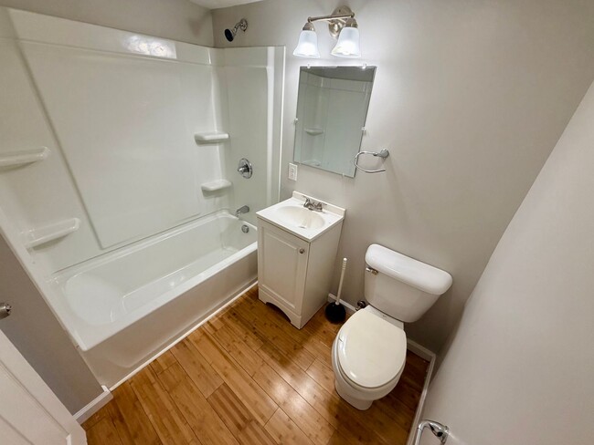 Building Photo - 526 Ohio St