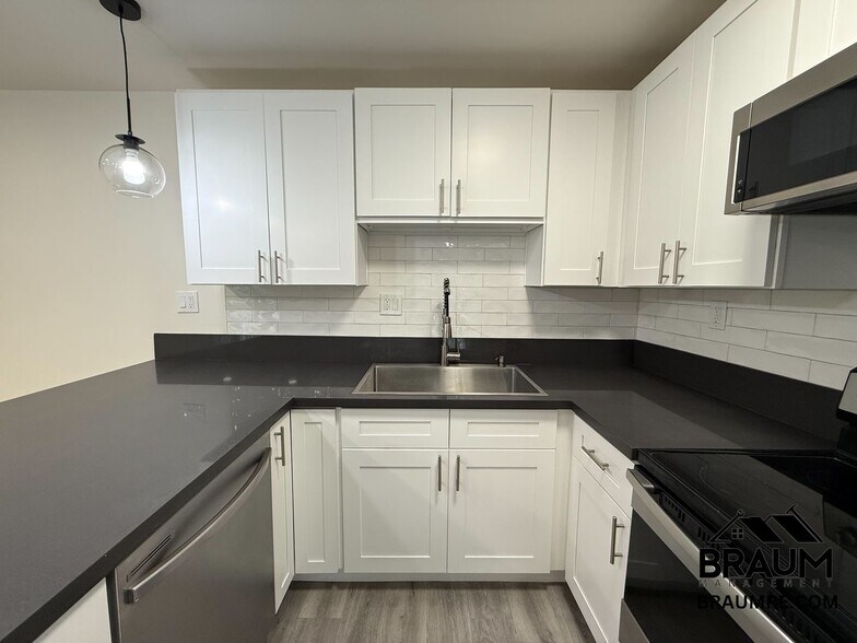 Building Photo - 5611 Fulcher Ave