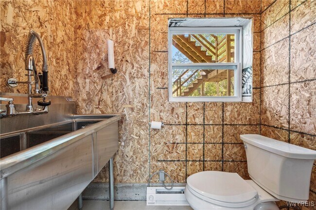 Building Photo - 5445 E Creek Rd