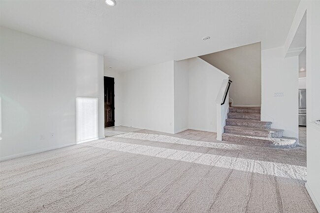 Building Photo - 7106 Escondido Dr