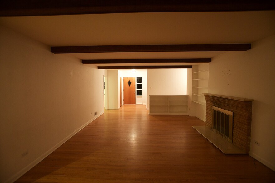 Building Photo - 145 Ivanhoe St