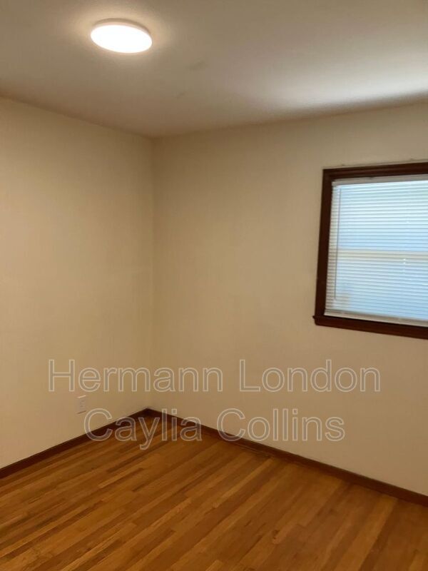 Building Photo - 428 Lancashire Rd
