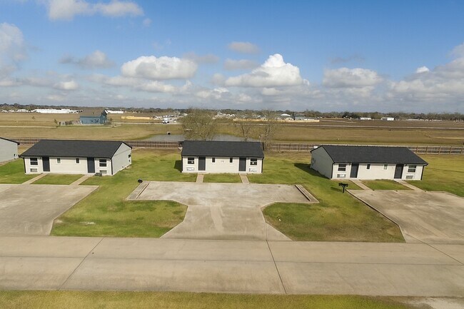 Building Photo - 1221 Kingston Dr