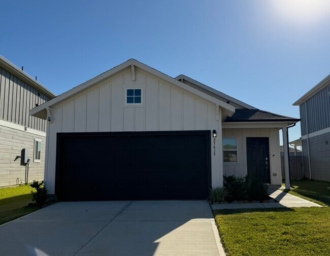 Primary Photo - 23415 Wagon Cart Rd