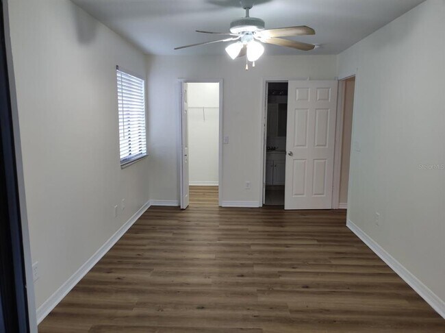 Building Photo - 6019 Scotchwood Glen